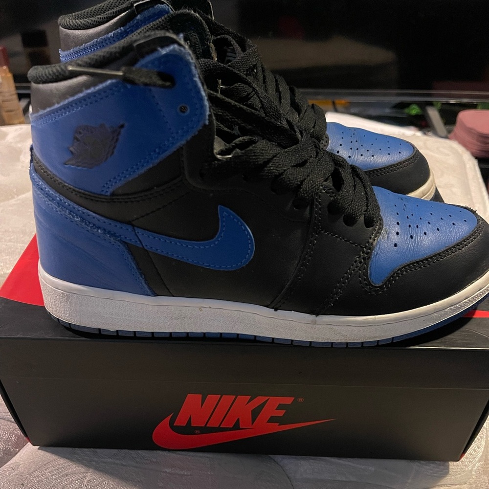 Royal 1s